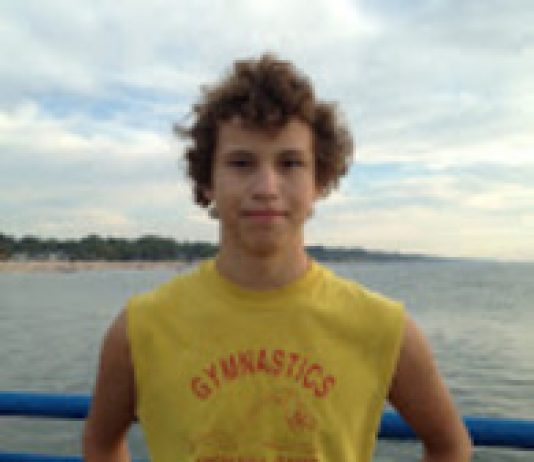 Incoming First-Year Diver Dies