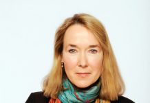 Leslie Cockburn Discusses Fake News, Student Responsibility