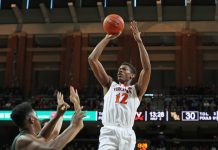 Hunter Scores 18, UVA routs William & Mary 72-40