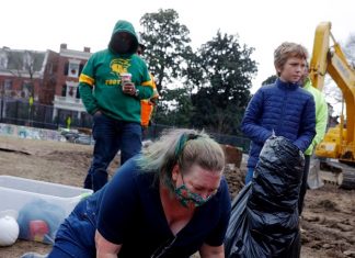 Two Time Capsules Discovered Amidst Removing Robert E. Lee Statue